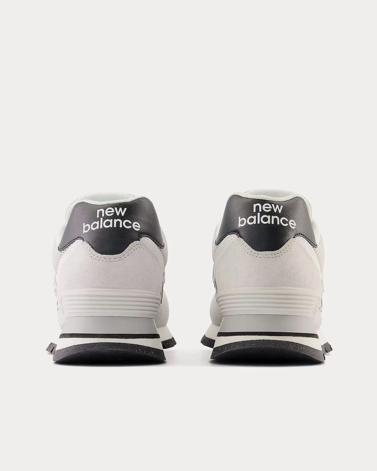 574 Grey / Black Low Top Sneakers