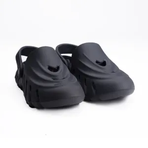 BOYS CLOGS