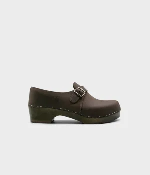 Gunnar closed-back clogs