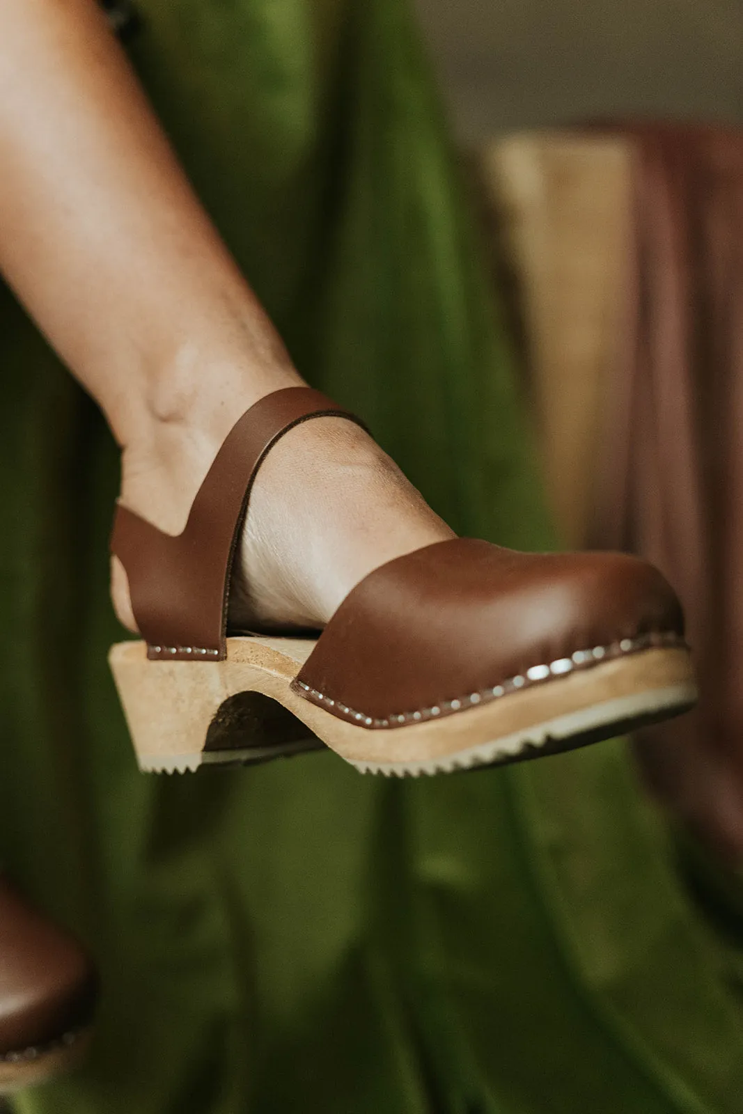 MIA Sofia Clog-Brown