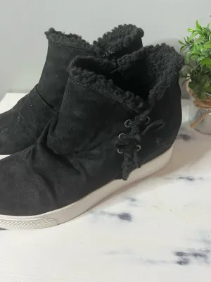 Very G Black Jayden Wedge Sneakers